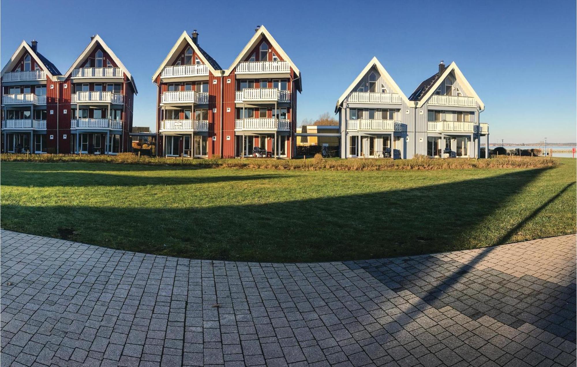 Pet Friendly Apartment In Rechlin With Kitchen Ngoại thất bức ảnh